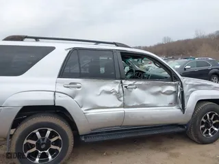 2005 Toyota 4Runner SR5 with VIN JTEBU14R050059290, listed as a IAAI auction lot 41906095 with 194,788 mi miles. Bid and sale history available at carsss.com. Image 6.