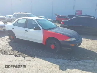 1997 Chevrolet Cavalier LS z VIN 1G1JF5246V7179832, wystawiony jako IAAI lot #41980297 z przebiegiem 193 077 mil mil oraz . Historia ofert i sprzedaży dostępna na DreamBid. Obrazek 1.