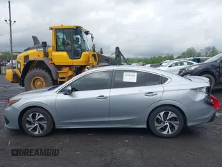 2022 Subaru Legacy Premium z VIN 4S3BWAD6XN3022203, wystawiony jako IAAI lot #42193264 z przebiegiem 58 427 mil mil oraz . Historia ofert i sprzedaży dostępna na DreamBid. Obrazek 14.