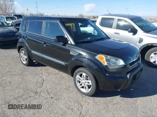 2011 Kia Soul + with VIN KNDJT2A21B7709831, listed as a IAAI auction lot 41685806 with 117,498 mi miles. Bid and sale history available at carsss.com. Image 1.