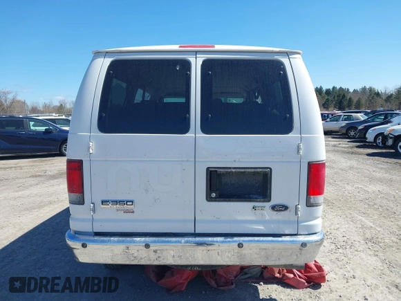 2014 Ford Econoline Passenger XL with VIN 1FBNE3BL1EDA97942, listed as a IAAI auction lot 40899589 with 60,703 mi miles. Bid and sale history available at carsss.com. Image 15.