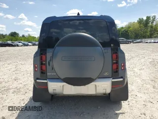 2020 Land Rover Defender SE z VIN SALEP7EU3L2032240, wystawiony jako Copart lot #57277725 z przebiegiem 29 231 mil mil oraz Szkoda całkowita • Salvage title. Historia ofert i sprzedaży dostępna na DreamBid. Obrazek 6.