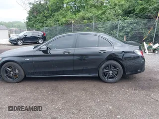 2019 Mercedes-Benz C 43 AMG с VIN 55SWF6EB5KU297002, выставлен на аукционе IAAI как лот 42274373 с пробегом 96 241 миль миль и . История ставок и продаж доступна на DreamBid. Изображение 15.