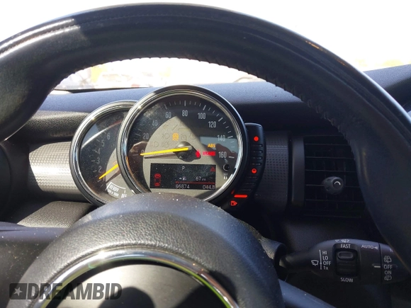 2016 MINI Hardtop 4 Door with VIN WMWXU1C58G2D08712, listed as a IAAI auction lot 42038278 with 96,874 mi miles and . Bid and sale history available at DreamBid. Image 7.