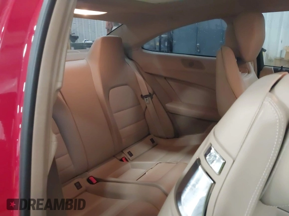 2013 Mercedes-Benz C 250 z VIN WDDGJ4HB4DG043607, wystawiony jako IAAI lot #41598783 z przebiegiem 96 031 mil mil oraz . Historia ofert i sprzedaży dostępna na DreamBid. Obrazek 8.