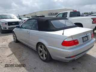 2006 BMW 3 Series 325Ci with VIN WBABW33416PX83768, listed as a IAAI auction lot 41753019 with 116,411 mi miles. Bid and sale history available at carsss.com. Image 3.