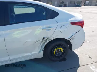 2021 Hyundai Accent SE z VIN 3KPC24A6XME153337, wystawiony jako IAAI lot #42344593 z przebiegiem 86 079 mil mil oraz . Historia ofert i sprzedaży dostępna na DreamBid. Obrazek 6.