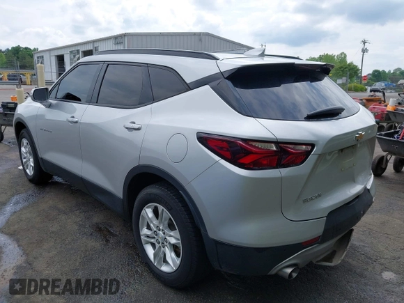 2020 Chevrolet Blazer LT z VIN 3GNKBBRA0LS717044, wystawiony jako IAAI lot #42125519 z przebiegiem 111 685 mil mil oraz . Historia ofert i sprzedaży dostępna na DreamBid. Obrazek 3.