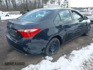 2018 Toyota Corolla L z VIN 5YFBURHE0JP801312, wystawiony jako IAAI lot #41235233 z przebiegiem 92 340 mil mil oraz . Historia ofert i sprzedaży dostępna na DreamBid. Obrazek 4.