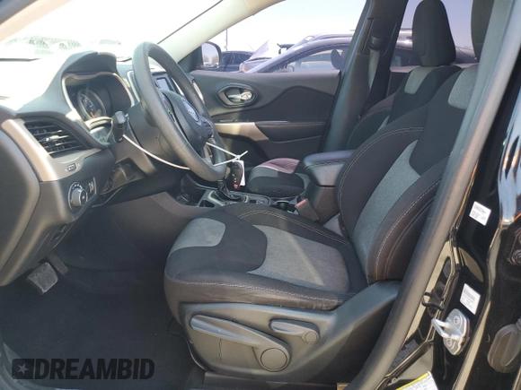2018 Jeep Cherokee Latitude Tech Connect с VIN 1C4PJLCB1JD558928, выставлен на аукционе Copart как лот 57655535 с пробегом 81 130 миль миль и Списание • Salvage title. История ставок и продаж доступна на DreamBid. Изображение 7.