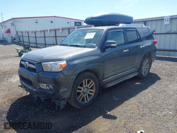 2011 Toyota 4Runner Trail z VIN JTEBU5JR2B5038483, wystawiony jako IAAI lot #42229355 z przebiegiem 207 245 mil mil oraz . Historia ofert i sprzedaży dostępna na DreamBid. Obrazek 2.