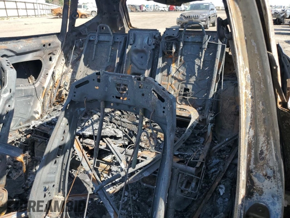 2021 Volkswagen Tiguan SE z VIN 3VV3B7AX0MM127301, wystawiony jako Copart lot #59312925 z przebiegiem Nie podano mil oraz Nie do naprawy • Non repairable. Historia ofert i sprzedaży dostępna na DreamBid. Obrazek 10.