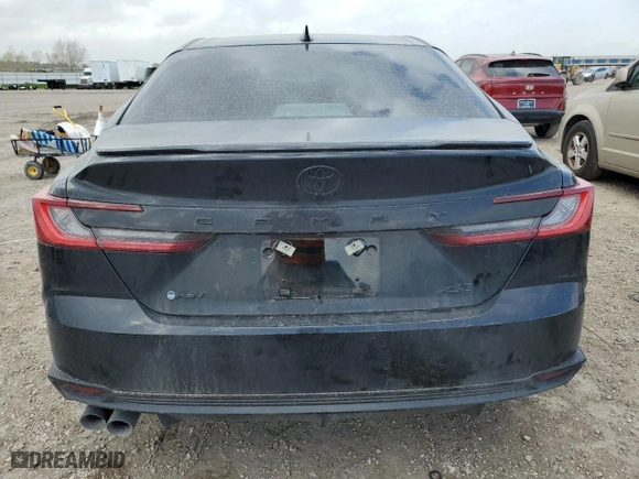 2025 Toyota Camry LE with VIN 4T1DAACK7SU556301, listed as a Copart auction lot 47483165 with 2,696 mi miles and Salvage Title. Bid and sale history available at carsss.com. Image 6.