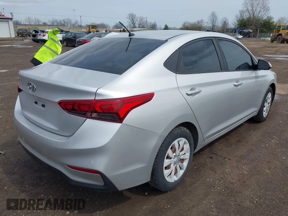 2019 Hyundai Accent SE with VIN 3KPC24A35KE052161, listed as a IAAI auction lot 41916742 with 132,363 mi miles. Bid and sale history available at carsss.com. Image 4.