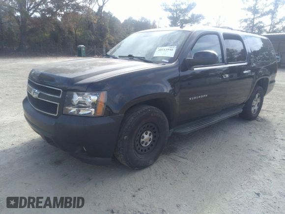 2010 Chevrolet Suburban LT with VIN 1GNUCJE01AR196820, listed as a IAAI auction lot 40713946 with 234,838 mi miles and . Bid and sale history available at DreamBid. Image 2.