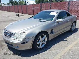 2004 Mercedes-Benz SL 500 z VIN WDBSK75F44F063970, wystawiony jako IAAI lot #42301998 z przebiegiem 108 480 mil mil oraz . Historia ofert i sprzedaży dostępna na DreamBid. Obrazek 2.