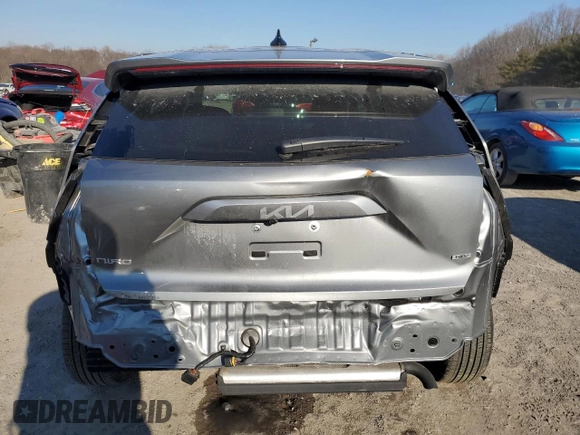 2025 Kia Niro LX with VIN KNDCP3LE3S5223592, listed as a Copart auction lot 45681015 with 5,589 mi miles and Salvage Title. Bid and sale history available at carsss.com. Image 6.