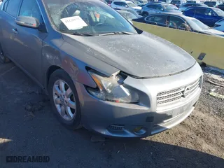 2009 Nissan Maxima 3.5 S with VIN 1N4AA51E59C819080, listed as a IAAI auction lot 41220175 with 239,633 mi miles. Bid and sale history available at carsss.com. Image 5.