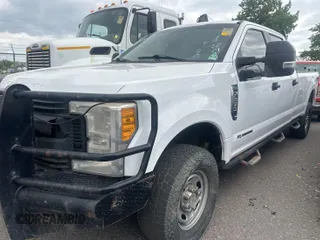 2017 Ford F-250 Lariat with VIN 1FT7W2BT0HEE20744, listed as a IAAI auction lot 42727056 with 241,781 mi miles and . Bid and sale history available at DreamBid. Image 17.