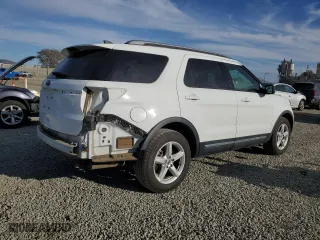 2019 Ford Explorer XLT with VIN 1FM5K7D80KGA09571, listed as a Copart auction lot 46785035 with 63,004 mi miles and Salvage Title. Bid and sale history available at carsss.com. Image 3.