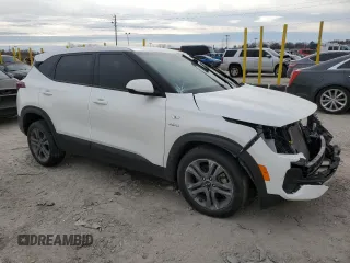 2021 Kia Seltos LX with VIN KNDEPCAA7M7160366, listed as a Copart auction lot 47432715 with 42,671 mi miles and Salvage Title. Bid and sale history available at carsss.com. Image 4.