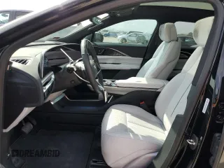2023 Cadillac LYRIQ RWD Luxury z VIN 1GYKPMRK6PZ002495, wystawiony jako Copart lot #44713454 z przebiegiem 7347 mil mil oraz . Historia ofert i sprzedaży dostępna na DreamBid. Obrazek 7.