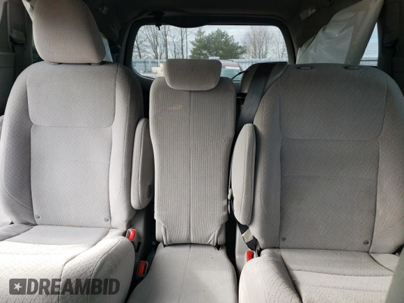 2016 Toyota Sienna LE AAS z VIN 5TDKK3DC7GS712022, wystawiony jako Copart lot #79108114 z przebiegiem 78 235 mil mil oraz Szkoda całkowita • Salvage title. Historia ofert i sprzedaży dostępna na DreamBid. Obrazek 10.