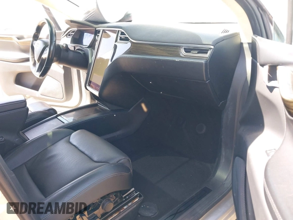 2016 Tesla Model X P90D with VIN 5YJXCAE49GF001067, listed as a IAAI auction lot 41980455 with 94,746 mi miles. Bid and sale history available at carsss.com. Image 5.