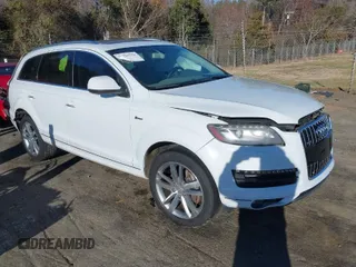 2014 Audi Q7 3.0T Premium Plus with VIN WA1LGAFE8ED019231, listed as a IAAI auction lot 41713529 with 126,147 mi miles. Bid and sale history available at carsss.com. Image 1.