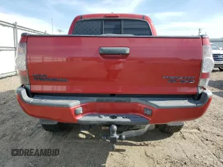 2010 Toyota Tacoma PreRunner z VIN 3TMJU4GN3AM096545, wystawiony jako Copart lot #53389965 z przebiegiem 176 639 mil mil oraz Szkoda całkowita • Salvage title. Historia ofert i sprzedaży dostępna na DreamBid. Obrazek 6.