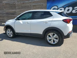 2024 Buick Encore GX Preferred z VIN KL4AMCSL3RB196321, wystawiony jako Copart lot #62962145 z przebiegiem 17 810 mil mil oraz Czysty tytuł • Clean title. Historia ofert i sprzedaży dostępna na DreamBid. Obrazek 2.