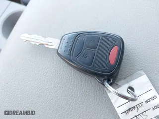2008 Jeep Liberty Sport with VIN 1J8GN28K78W131686, listed as a IAAI auction lot 42043342 with 151,366 mi miles. Bid and sale history available at carsss.com. Image 11.