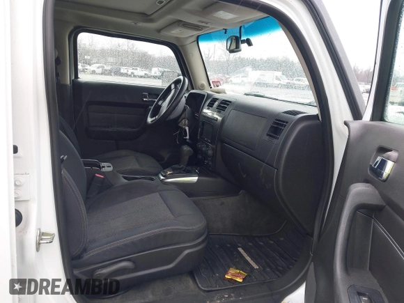 2007 Hummer H3 SUV with VIN 5GTDN13E978173651, listed as a IAAI auction lot 41865862 with 149,857 mi miles. Bid and sale history available at carsss.com. Image 5.