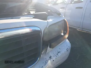 2000 Cadillac Escalade z VIN 1GYEK63R2YR230105, wystawiony jako IAAI lot #41575390 z przebiegiem 258 152 mil mil oraz . Historia ofert i sprzedaży dostępna na DreamBid. Obrazek 14.