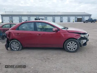 2010 Kia Forte EX z VIN KNAFU4A25A5062713, wystawiony jako IAAI lot #42134087 z przebiegiem 167 620 mil mil oraz . Historia ofert i sprzedaży dostępna na DreamBid. Obrazek 13.