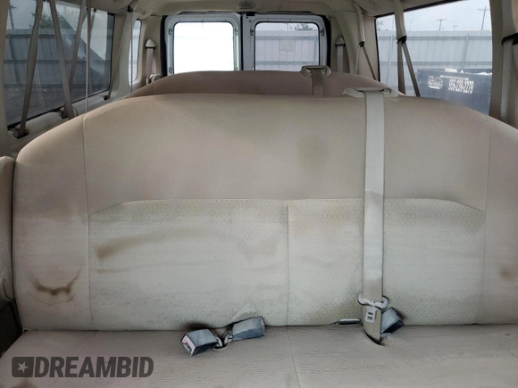 2013 Ford Econoline Passenger XL z VIN 1FBSS3BLXDDA76761, wystawiony jako Copart lot #53128125 z przebiegiem Nie podano mil oraz Szkoda całkowita • Salvage title. Historia ofert i sprzedaży dostępna na DreamBid. Obrazek 10.