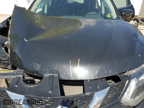 2016 Nissan Rogue SV z VIN KNMAT2MV1GP716047, wystawiony jako Copart lot #51146383 z przebiegiem 108 653 mil mil oraz Szkoda całkowita • Salvage title. Historia ofert i sprzedaży dostępna na DreamBid. Obrazek 12.