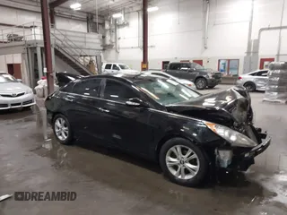 2011 Hyundai Sonata Limited z VIN 5NPEC4AC3BH070787, wystawiony jako IAAI lot #42271628 z przebiegiem 197 310 mil mil oraz . Historia ofert i sprzedaży dostępna na DreamBid. Obrazek 1.