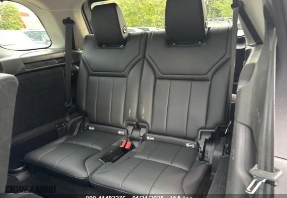 2017 Land Rover Discovery HSE with VIN SALRRBBK3HA039896, listed as a IAAI auction lot 41482276 with 172,738 mi miles. Bid and sale history available at carsss.com. Image 11.