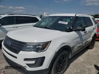 2017 Ford Police Interceptor Utility z VIN 1FM5K8AR2HGC66923, wystawiony jako Copart lot #55555435 z przebiegiem 167 660 mil mil oraz Nie do naprawy. Historia ofert i sprzedaży dostępna na DreamBid. Obrazek 1.