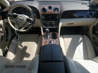 2017 Bentley Bentayga W12 z VIN SJAAC2ZV1HC012546, wystawiony jako Copart lot #68628744 z przebiegiem 49 070 mil mil oraz Szkoda całkowita • Salvage title. Historia ofert i sprzedaży dostępna na DreamBid. Obrazek 8.