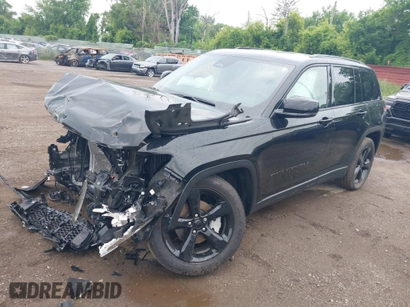 2024 Jeep Grand Cherokee Limited z VIN 1C4RJHBG5RC202647, wystawiony jako IAAI lot #42553301 z przebiegiem 12 121 mil mil oraz . Historia ofert i sprzedaży dostępna na DreamBid. Obrazek 2.