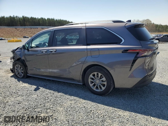 2024 Toyota Sienna XLE z VIN 5TDYRKEC1RS190859, wystawiony jako Copart lot #50595315 z przebiegiem 43 858 mil mil oraz Szkoda całkowita • Salvage title. Historia ofert i sprzedaży dostępna na DreamBid. Obrazek 2.