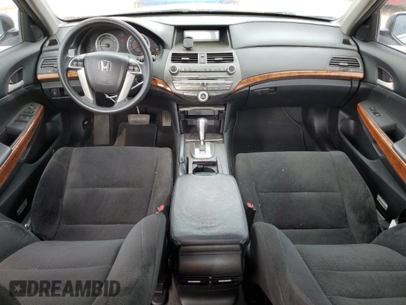 2011 Honda Accord EX z VIN 1HGCP3F77BA027015, wystawiony jako Copart lot #55160465 z przebiegiem 156 704 mil mil oraz Czysty tytuł • Clean title. Historia ofert i sprzedaży dostępna na DreamBid. Obrazek 8.