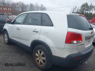 2012 Kia Sorento LX with VIN 5XYKT3A17CG215317, listed as a IAAI auction lot 42024912 with 221,149 mi miles. Bid and sale history available at carsss.com. Image 3.