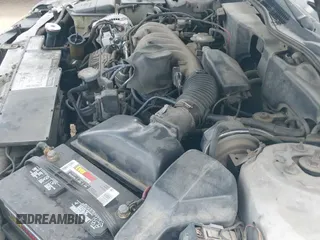 1995 Ford Taurus GL z VIN 1FALP52U9SG295461, wystawiony jako IAAI lot #42761385 z przebiegiem 189 375 mil mil oraz . Historia ofert i sprzedaży dostępna na DreamBid. Obrazek 12.
