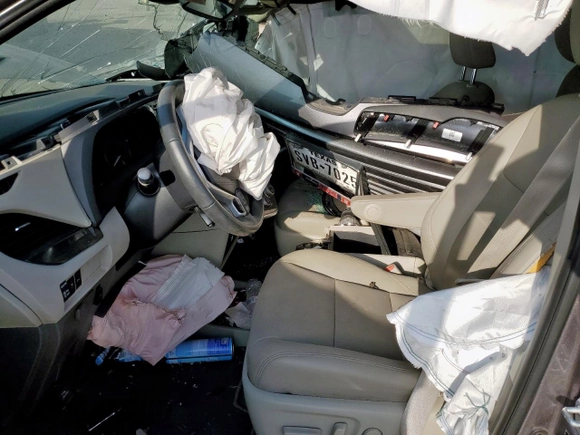 2020 Toyota Sienna XLE Auto Access Seat с VIN 5TDYZ3DC3LS053999, выставлен на аукционе Copart как лот 55379895 с пробегом 86 762 миль миль и Списание • Salvage title. История ставок и продаж доступна на DreamBid. Изображение 7.