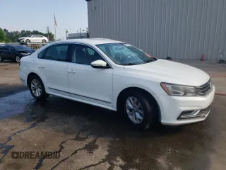 2017 Volkswagen Passat S z VIN 1VWAT7A33HC033174, wystawiony jako Copart lot #57341605 z przebiegiem 197 560 mil mil oraz Szkoda całkowita • Salvage title. Historia ofert i sprzedaży dostępna na DreamBid. Obrazek 4.