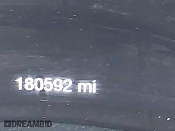 2016 Jeep Grand Cherokee Laredo z VIN 1C4RJFAG2GC454861, wystawiony jako IAAI lot #41964977 z przebiegiem 180 592 mil mil oraz . Historia ofert i sprzedaży dostępna na DreamBid. Obrazek 15.