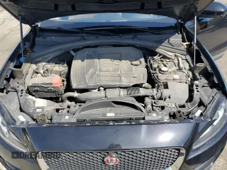 2018 Jaguar F-Pace 25t Premium z VIN SADCJ2FX9JA282892, wystawiony jako Copart lot #53068225 z przebiegiem 75 182 mil mil oraz Szkoda całkowita • Salvage title. Historia ofert i sprzedaży dostępna na DreamBid. Obrazek 12.